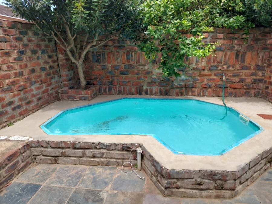 4 Bedroom Property for Sale in Christmas Rock Eastern Cape